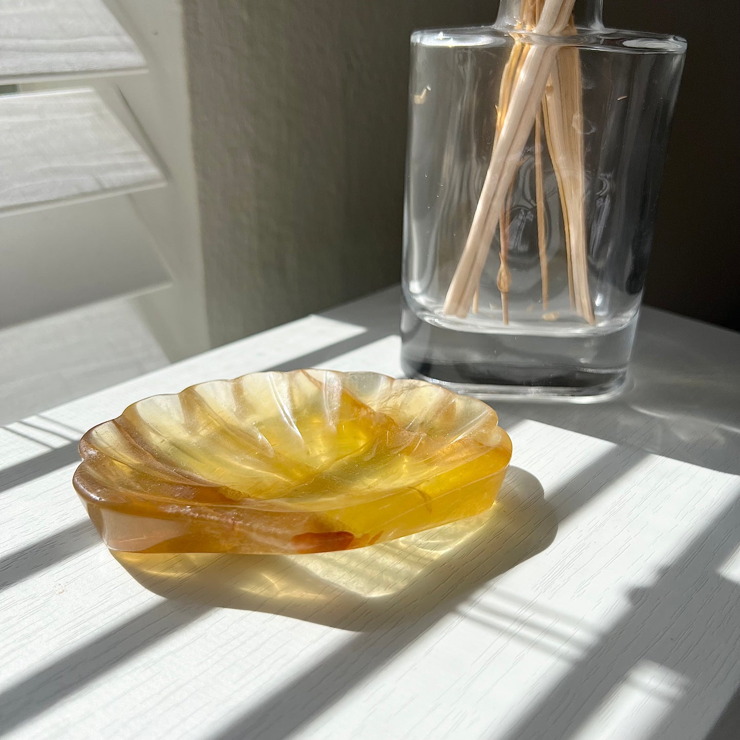 FLUORITE SHELL BOWL