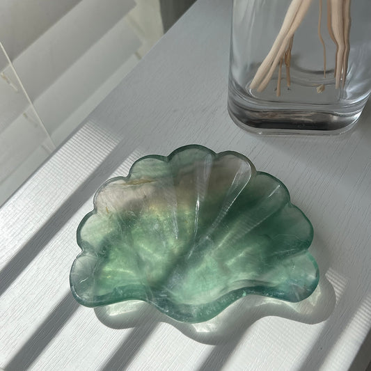 FLUORITE SHELL BOWL