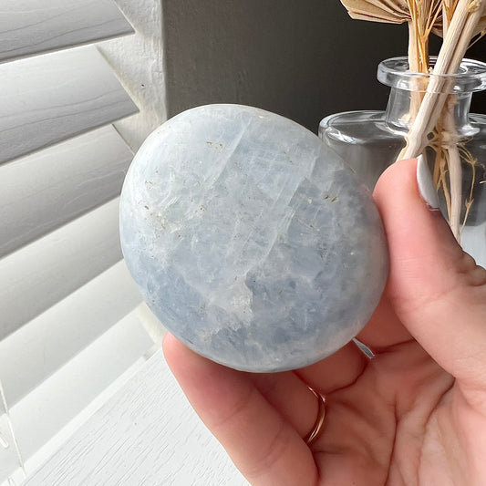 BLUE CALCITE PALM