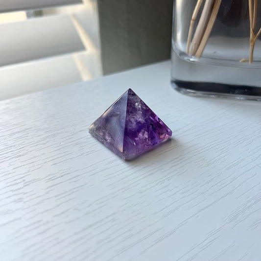 AMETHYST PYRAMID 004