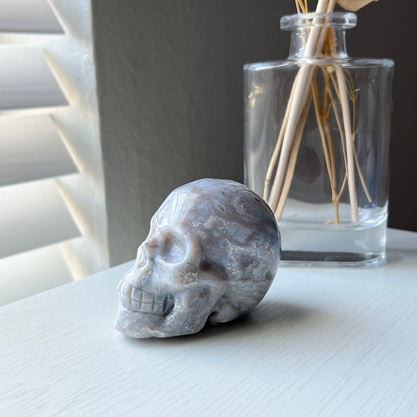 MOSS AGATE SKULL