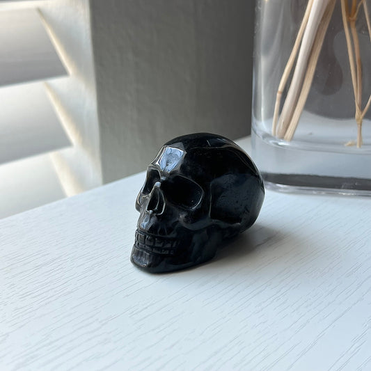 GOLD SHEEN OBSIDIAN SKULL