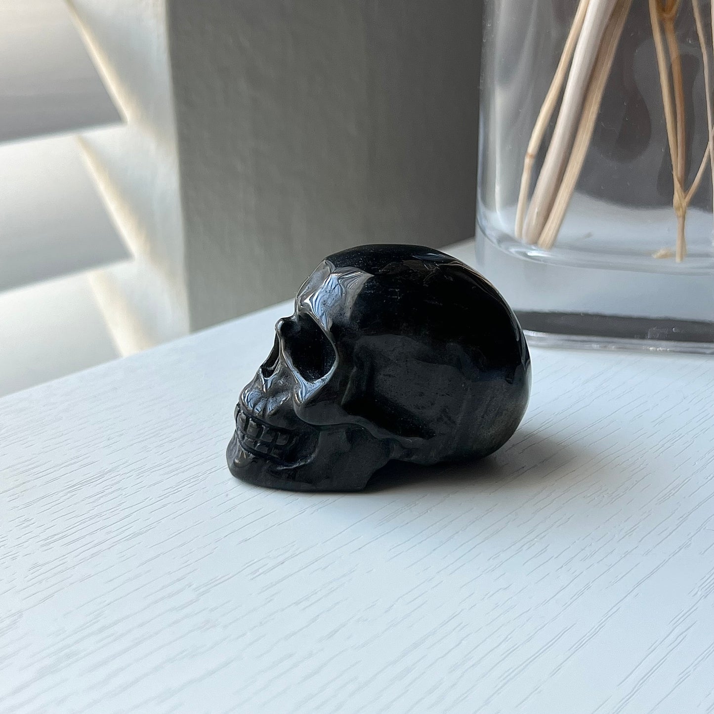 GOLD SHEEN OBSIDIAN SKULL